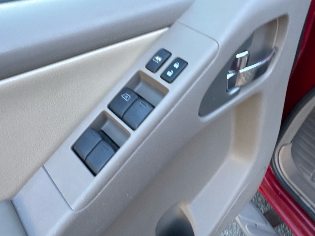 2010 Nissan Frontier Image 26