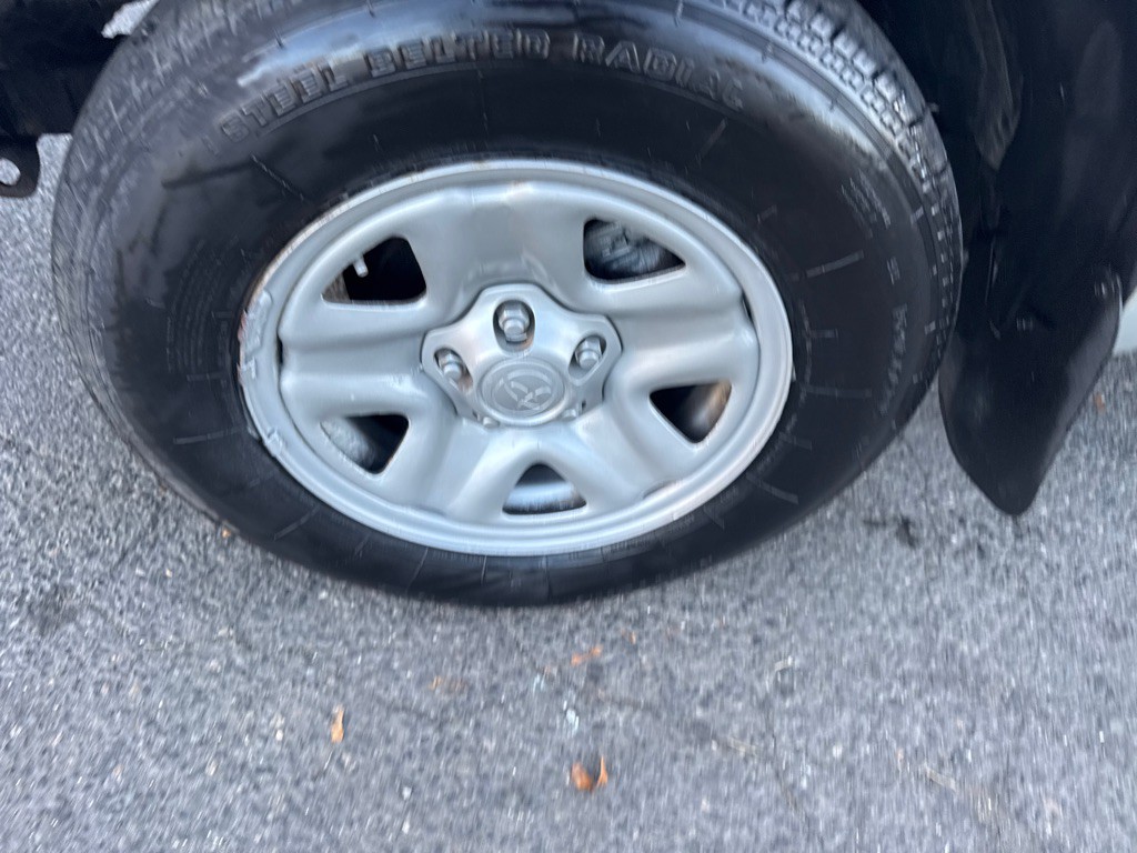 2003 Toyota Tacoma Image 12