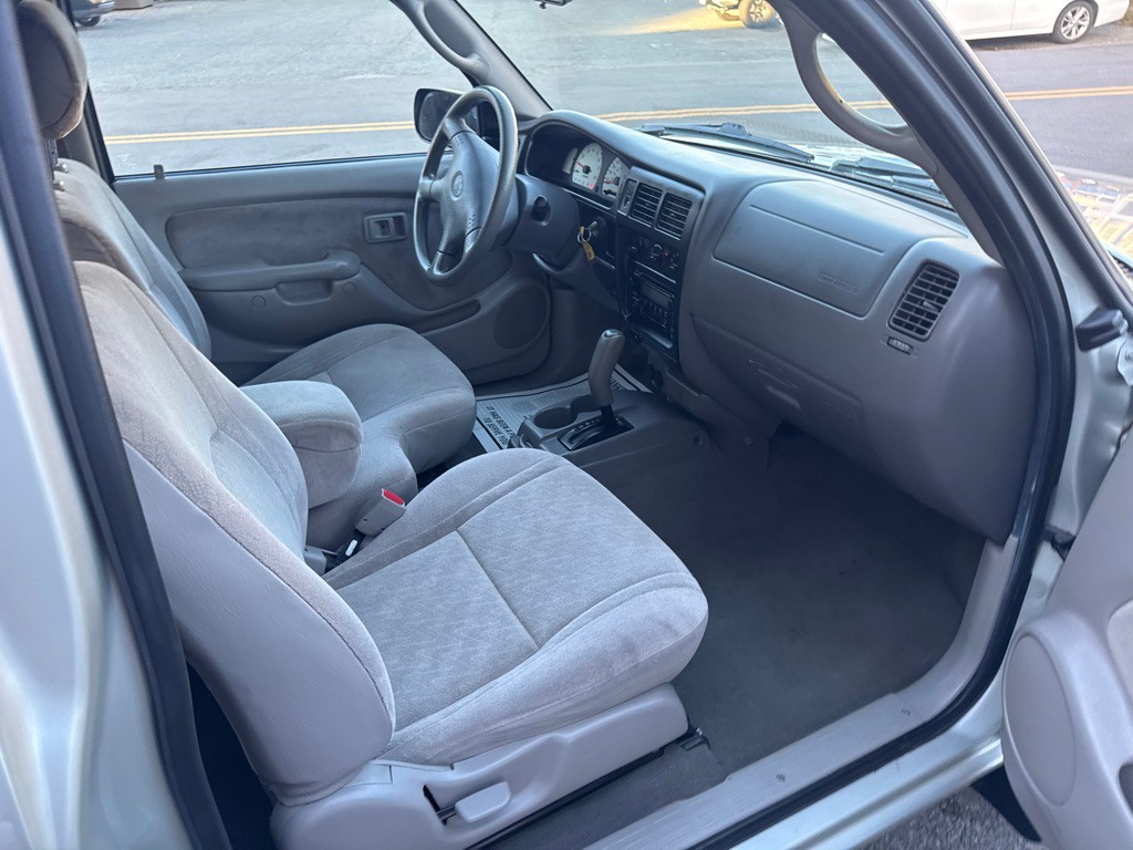2003 Toyota Tacoma Image 15