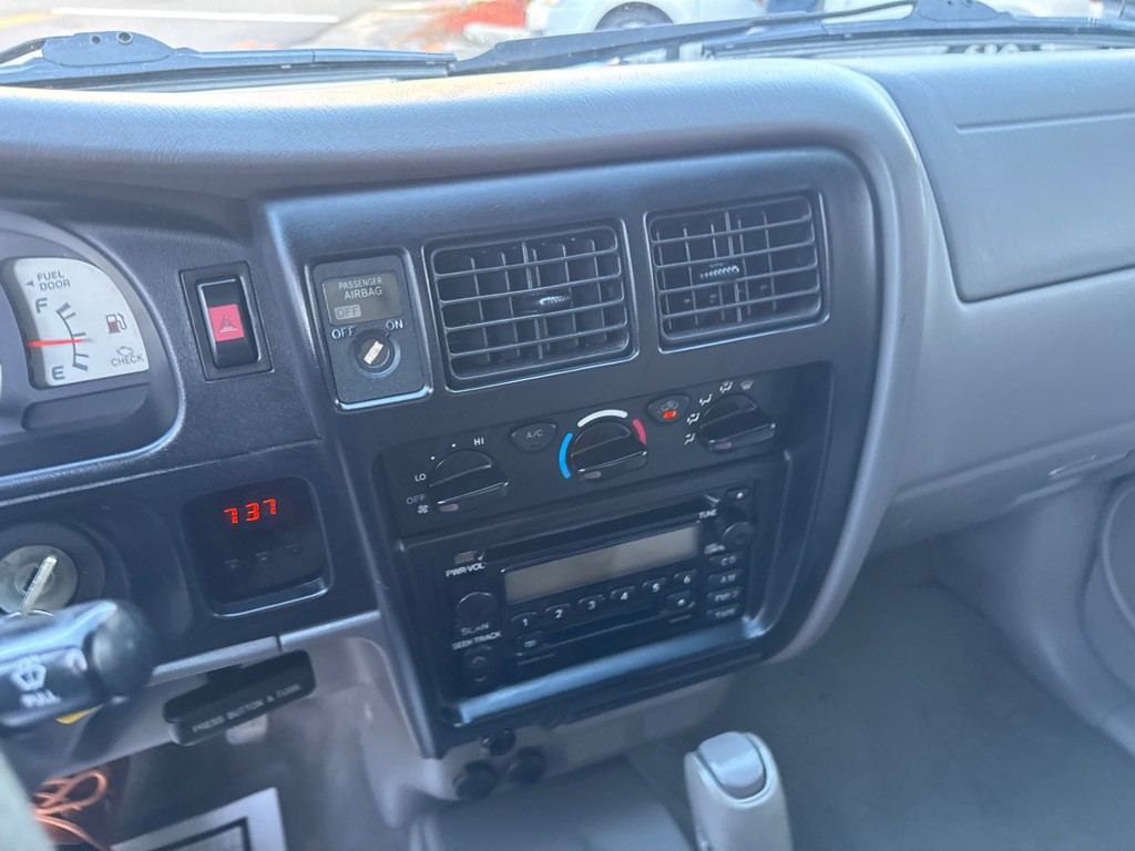 2003 Toyota Tacoma Image 19