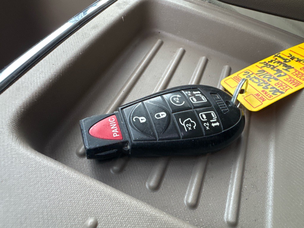 2016 Chrysler Town & Country Image 29