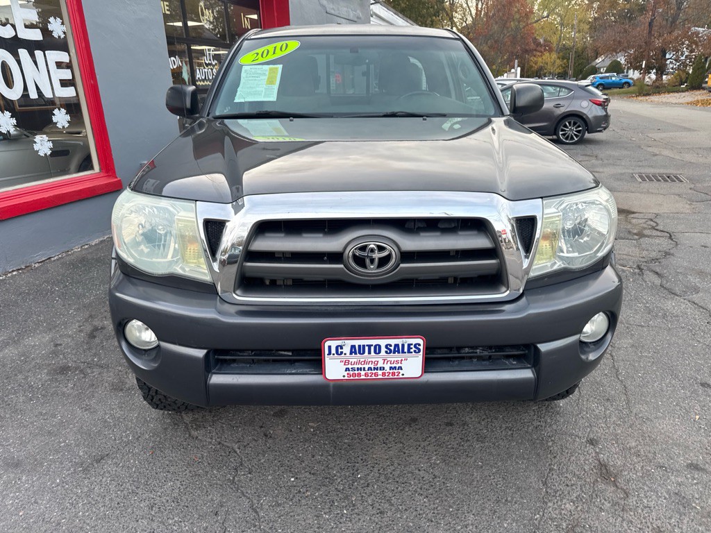 2010 Toyota Tacoma Image 2