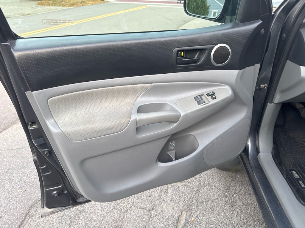 2010 Toyota Tacoma Image 14