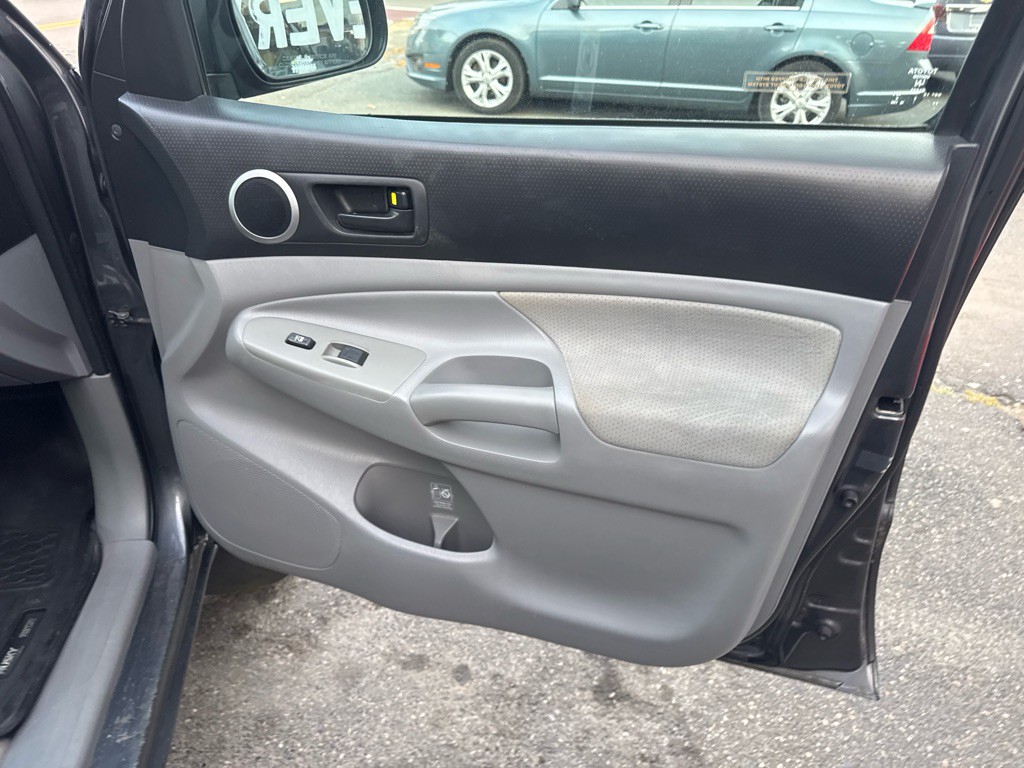 2010 Toyota Tacoma Image 18