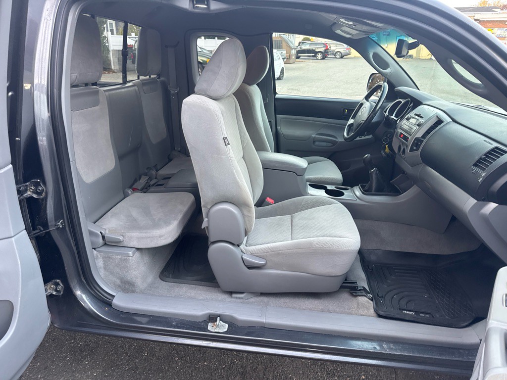 2010 Toyota Tacoma Image 19