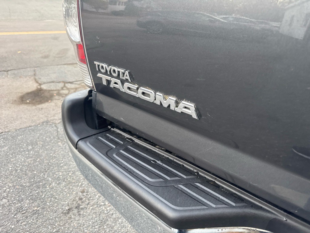 2010 Toyota Tacoma Image 23