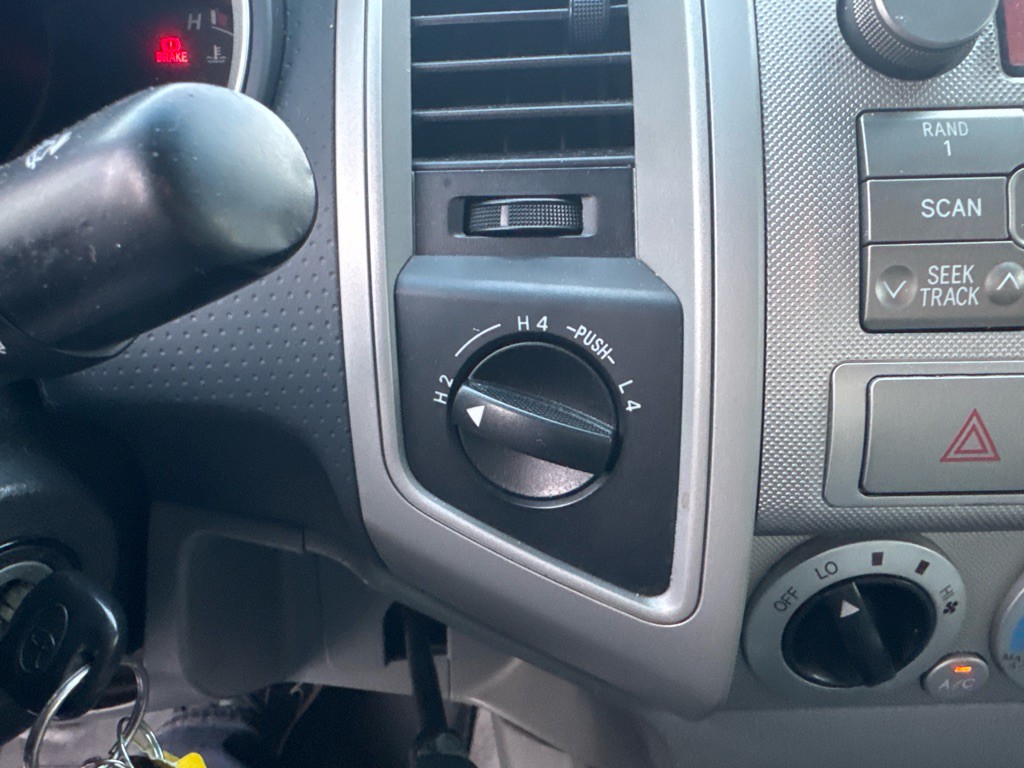 2010 Toyota Tacoma Image 27