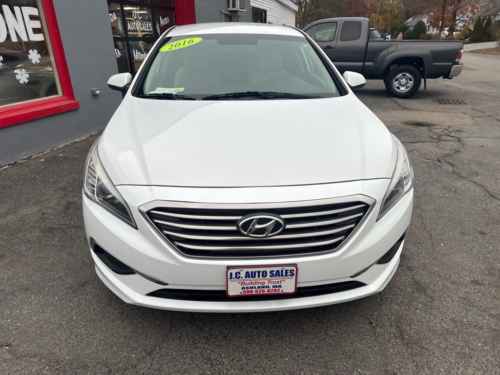 2016 Hyundai Sonata Image 2