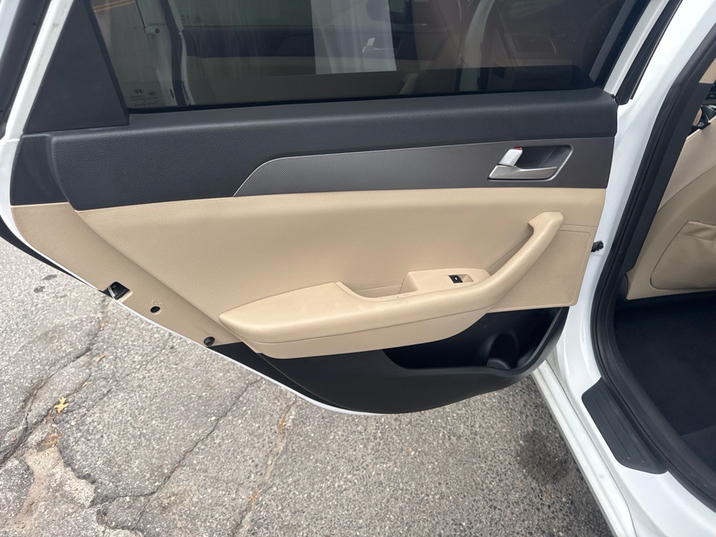 2016 Hyundai Sonata Image 16