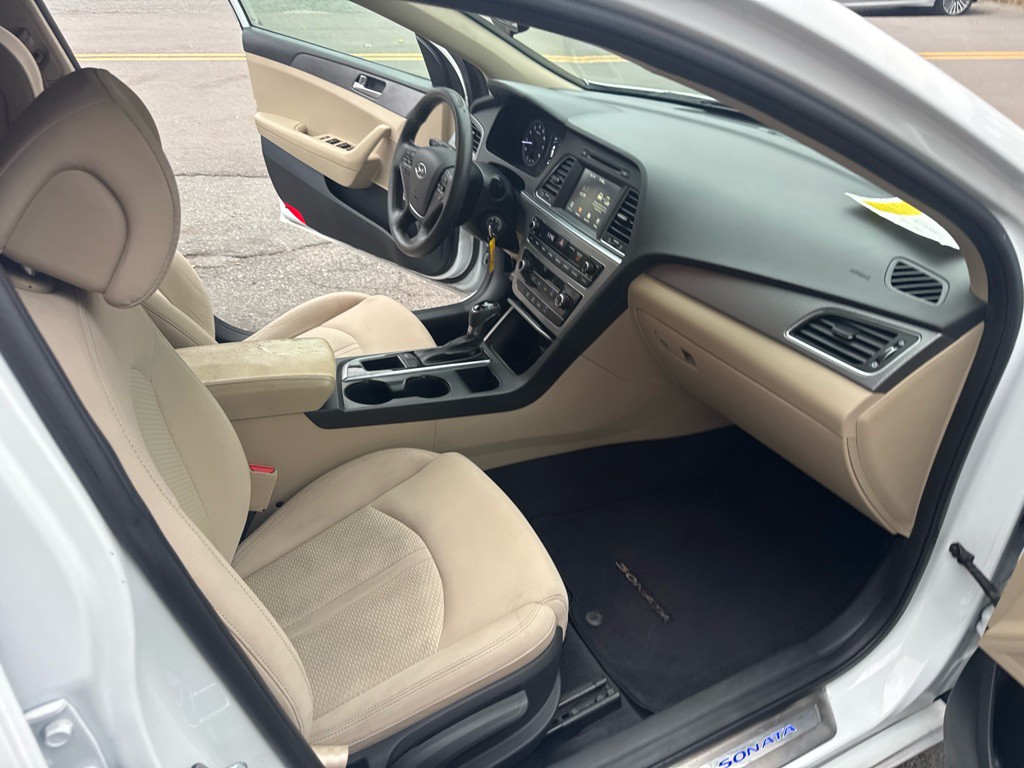 2016 Hyundai Sonata Image 17