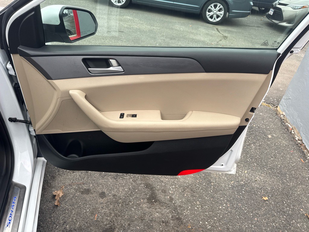 2016 Hyundai Sonata Image 18