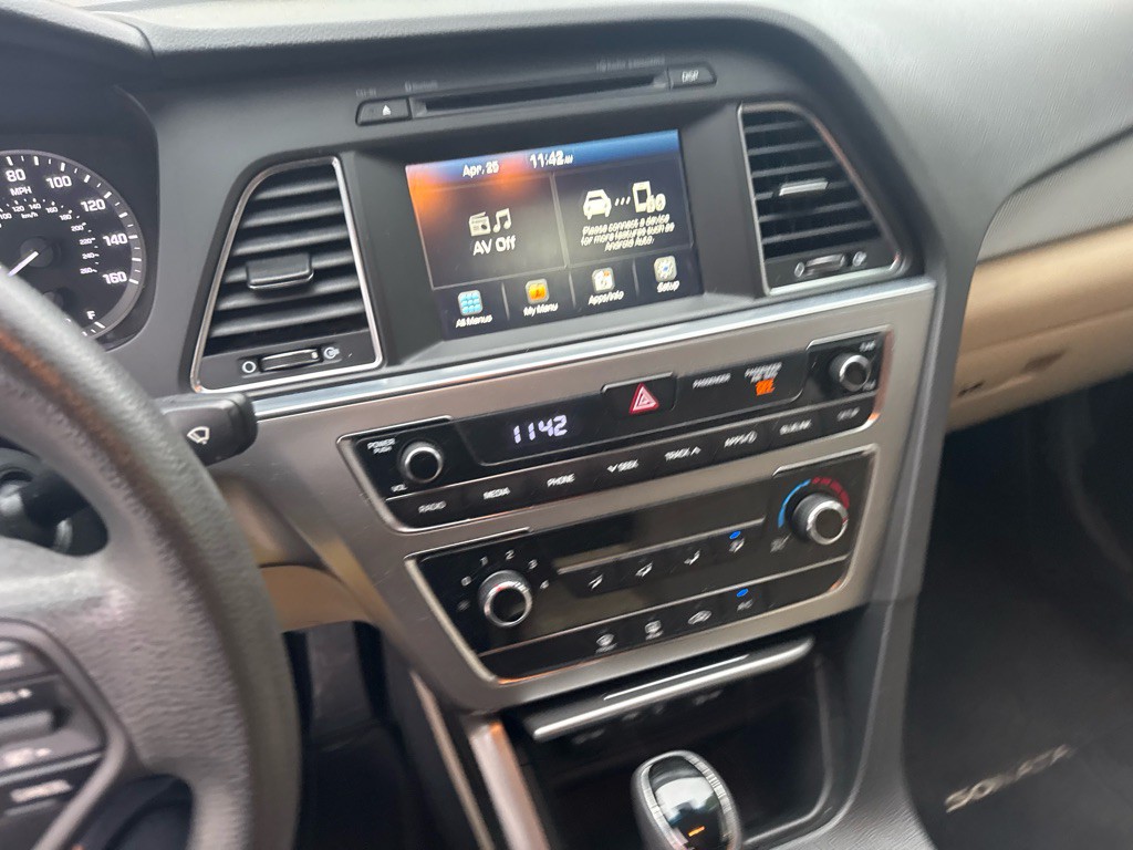 2016 Hyundai Sonata Image 24