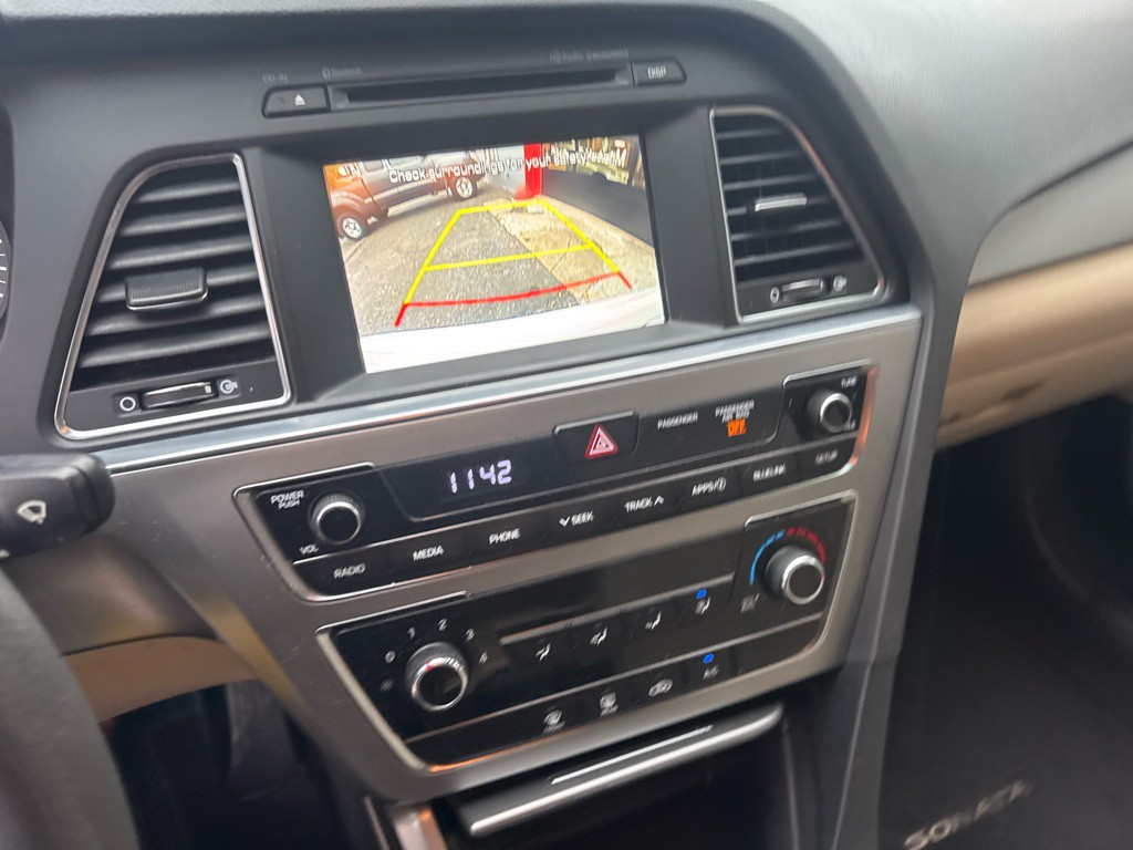 2016 Hyundai Sonata Image 25