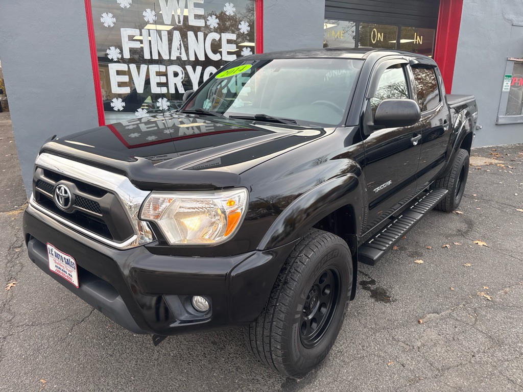 2014 Toyota Tacoma Image 1
