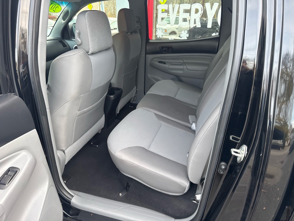 2014 Toyota Tacoma Image 18