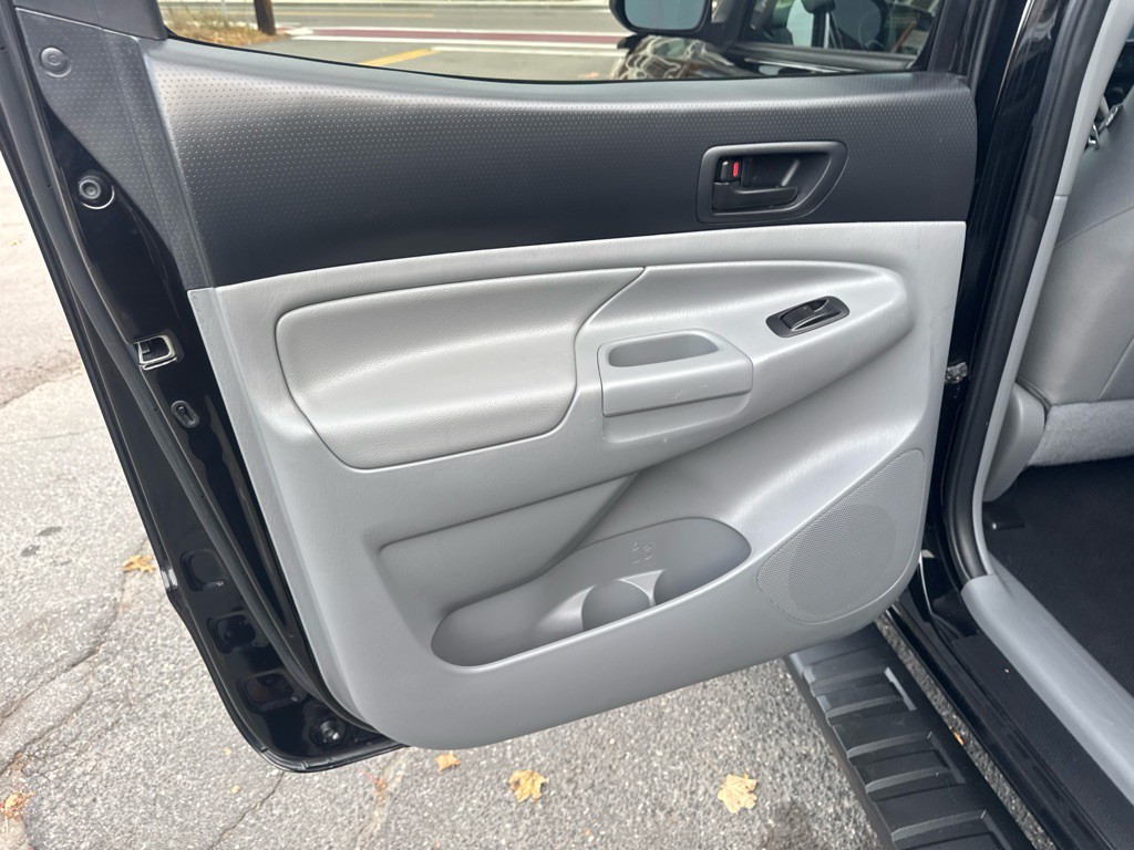 2014 Toyota Tacoma Image 19