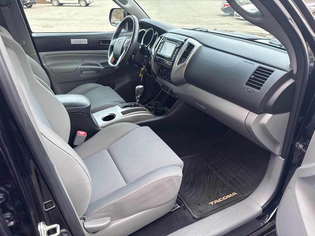 2014 Toyota Tacoma Image 20