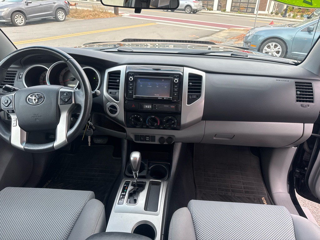 2014 Toyota Tacoma Image 24