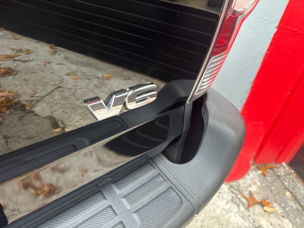 2014 Toyota Tacoma Image 25