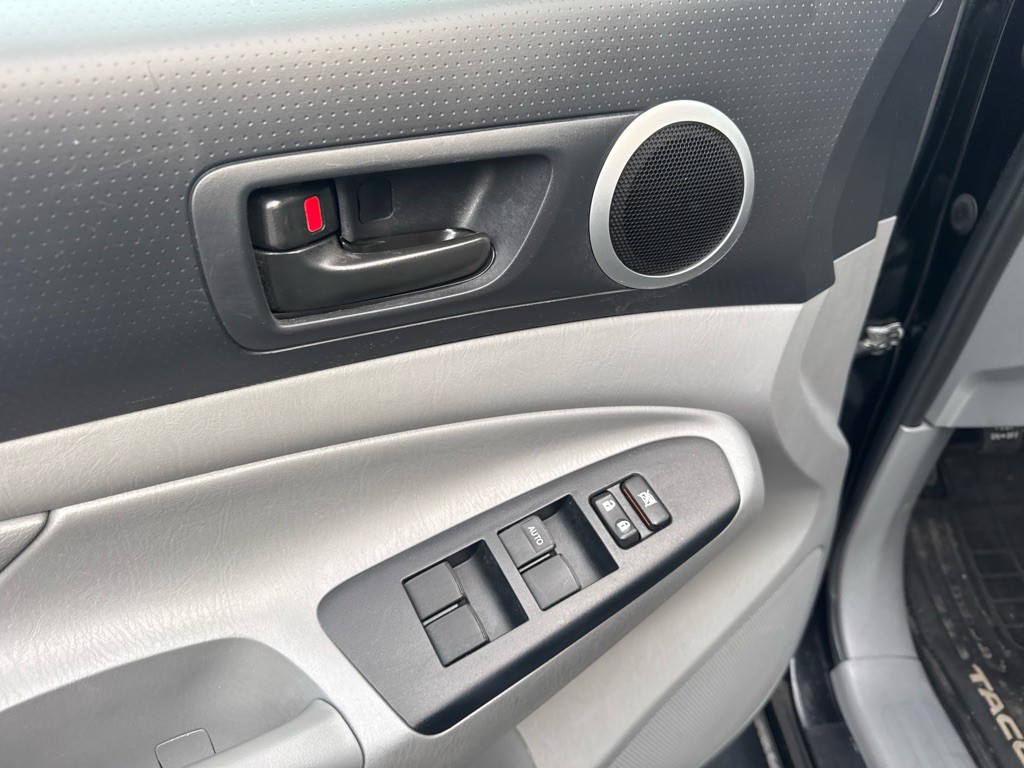 2014 Toyota Tacoma Image 28