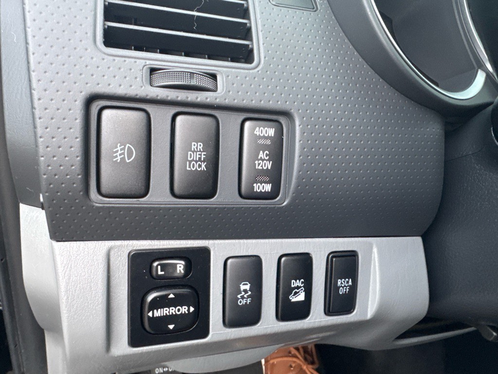 2014 Toyota Tacoma Image 32