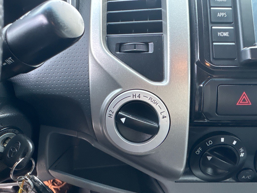 2014 Toyota Tacoma Image 34