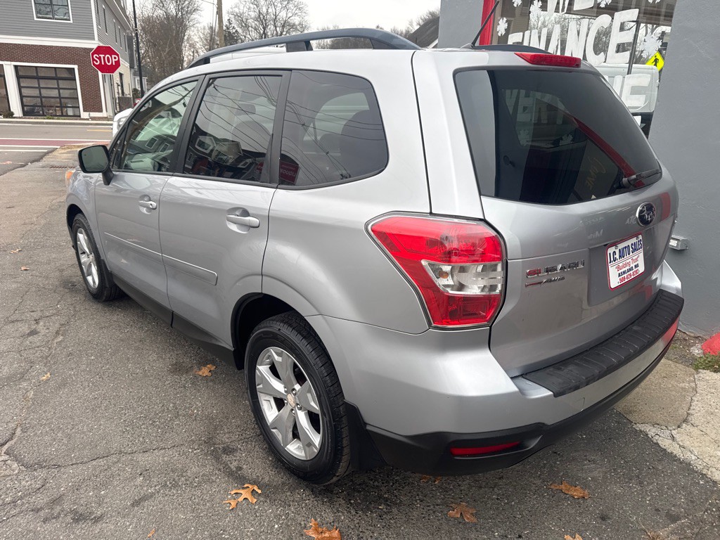 2015 Subaru Forester Image 7