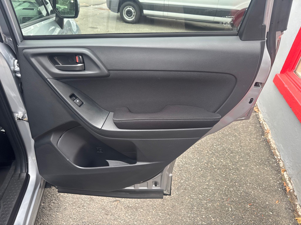 2015 Subaru Forester Image 22