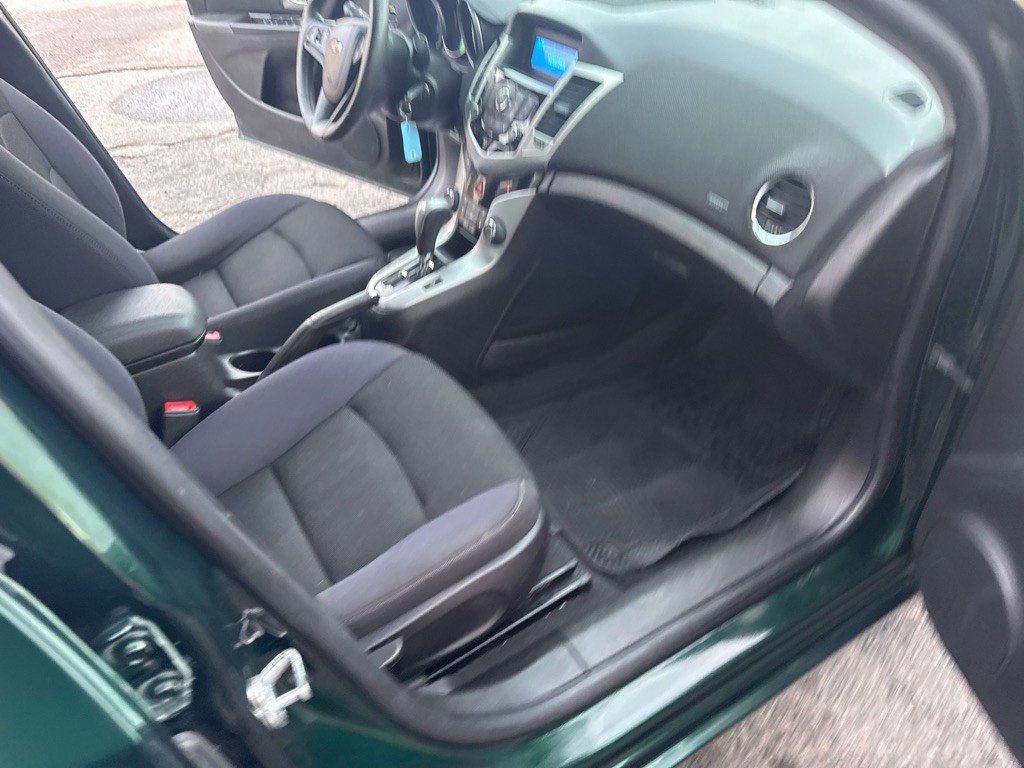 2015 Chevrolet Cruze Image 18