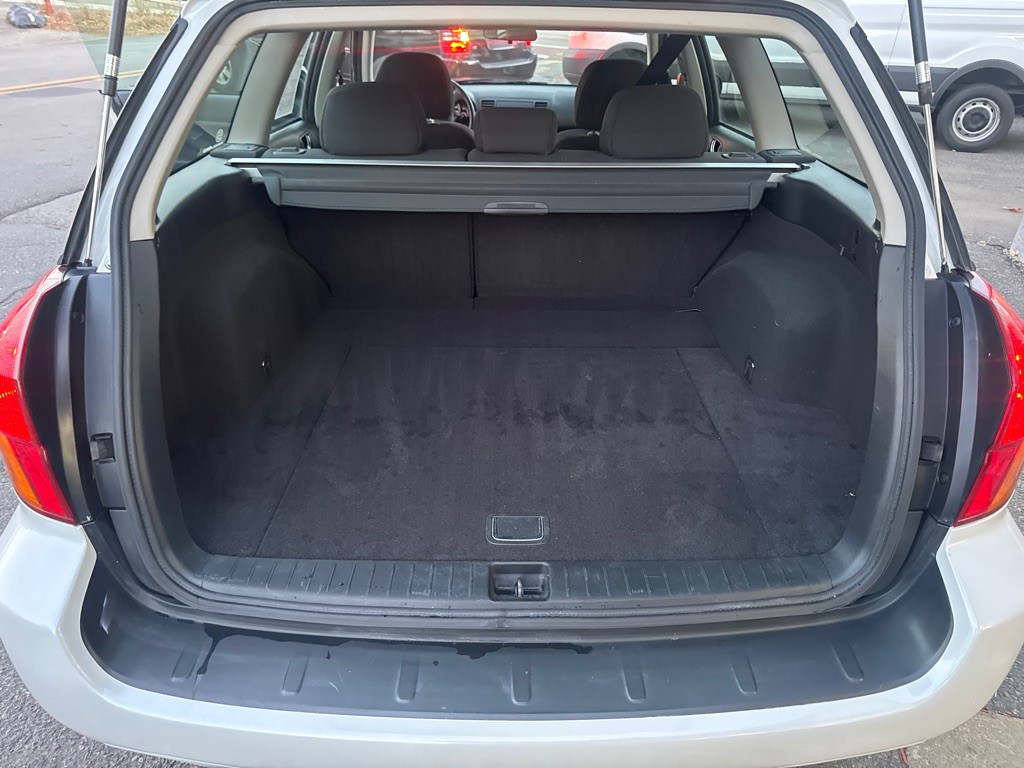 2005 Subaru Legacy Image 18