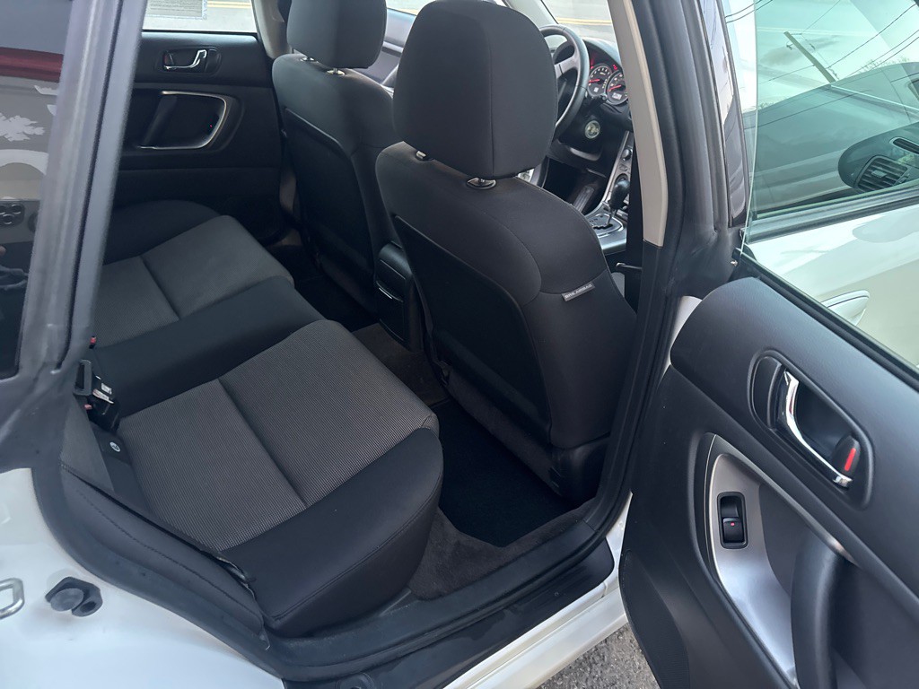 2005 Subaru Legacy Image 21
