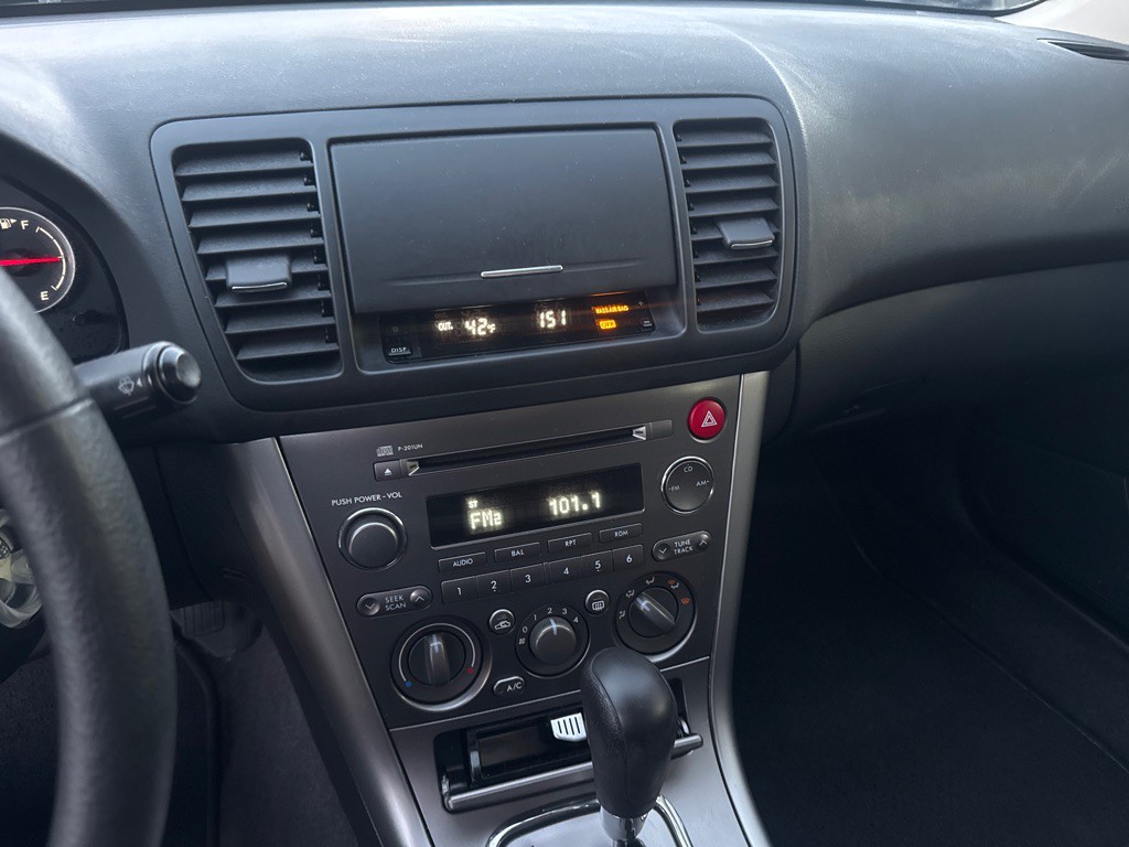 2005 Subaru Legacy Image 27