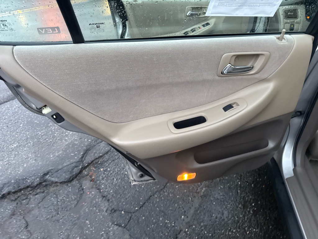 1998 Honda Accord Image 17