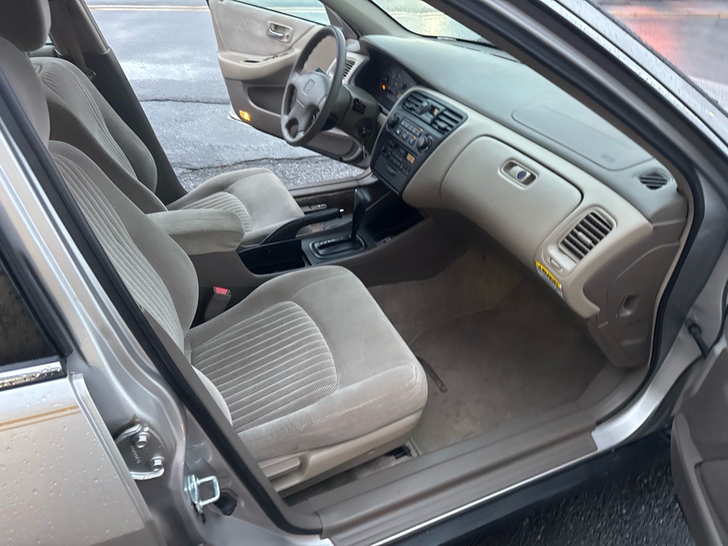 1998 Honda Accord Image 18