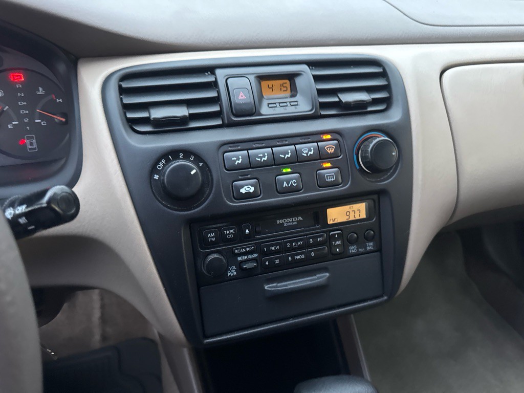 1998 Honda Accord Image 25