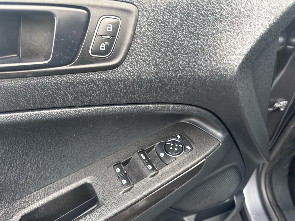 2019 Ford Econoline Image 26