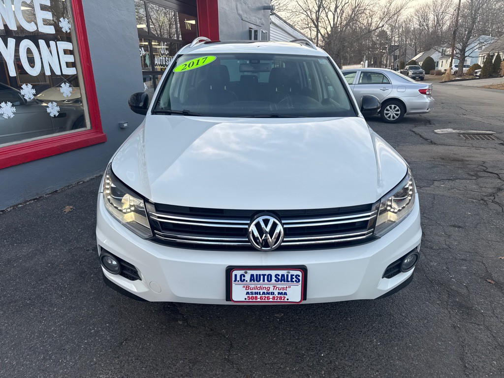 2017 Volkswagen Tiguan Image 2