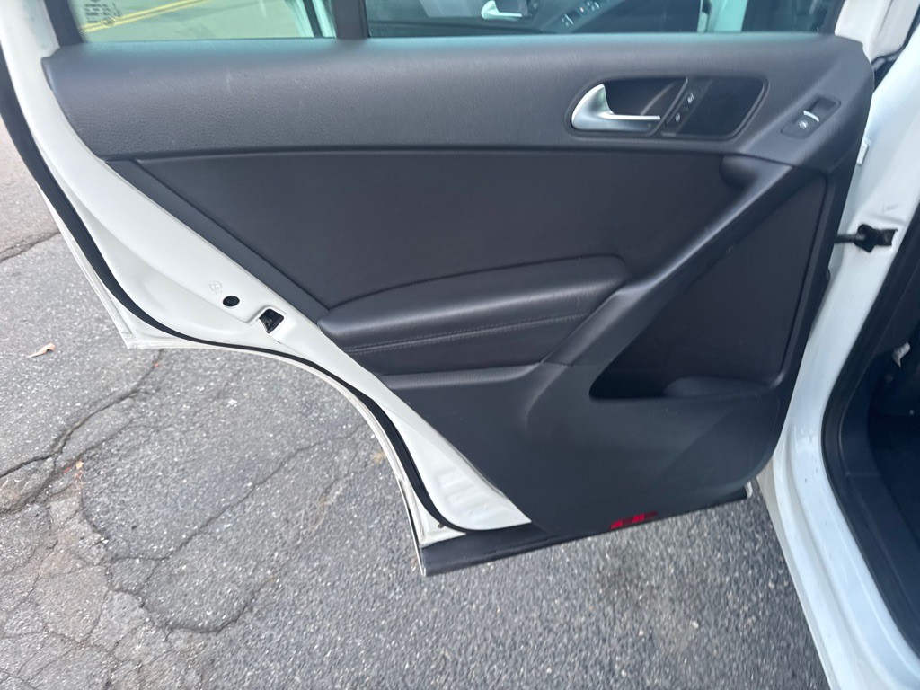 2017 Volkswagen Tiguan Image 18