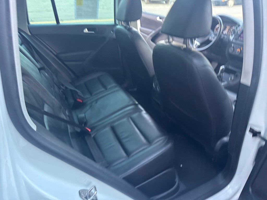 2017 Volkswagen Tiguan Image 22