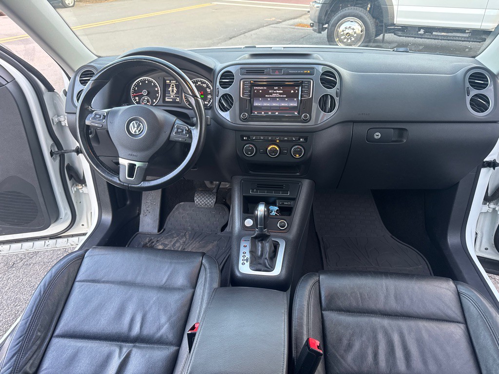 2017 Volkswagen Tiguan Image 24