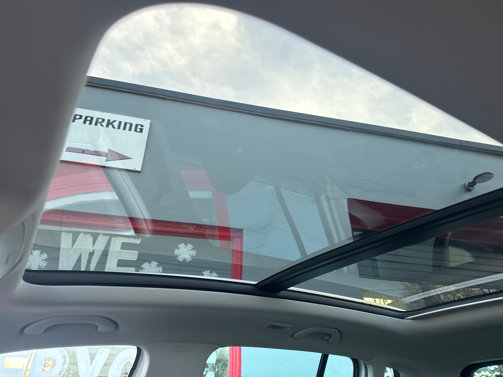 2017 Volkswagen Tiguan Image 32