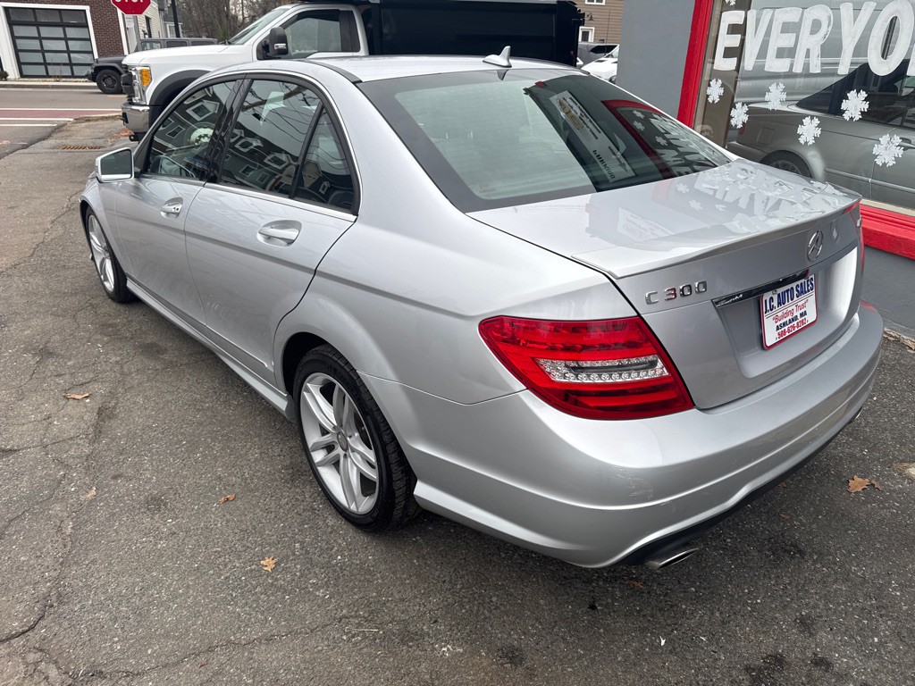 2012 Mercedes-Benz C-Class Image 7