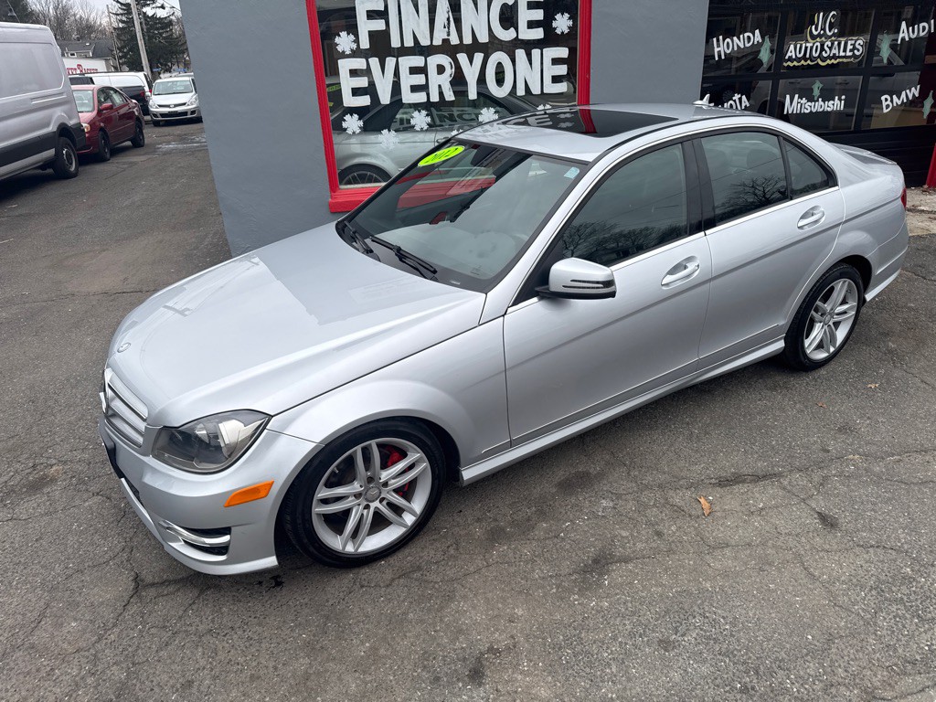 2012 Mercedes-Benz C-Class Image 9