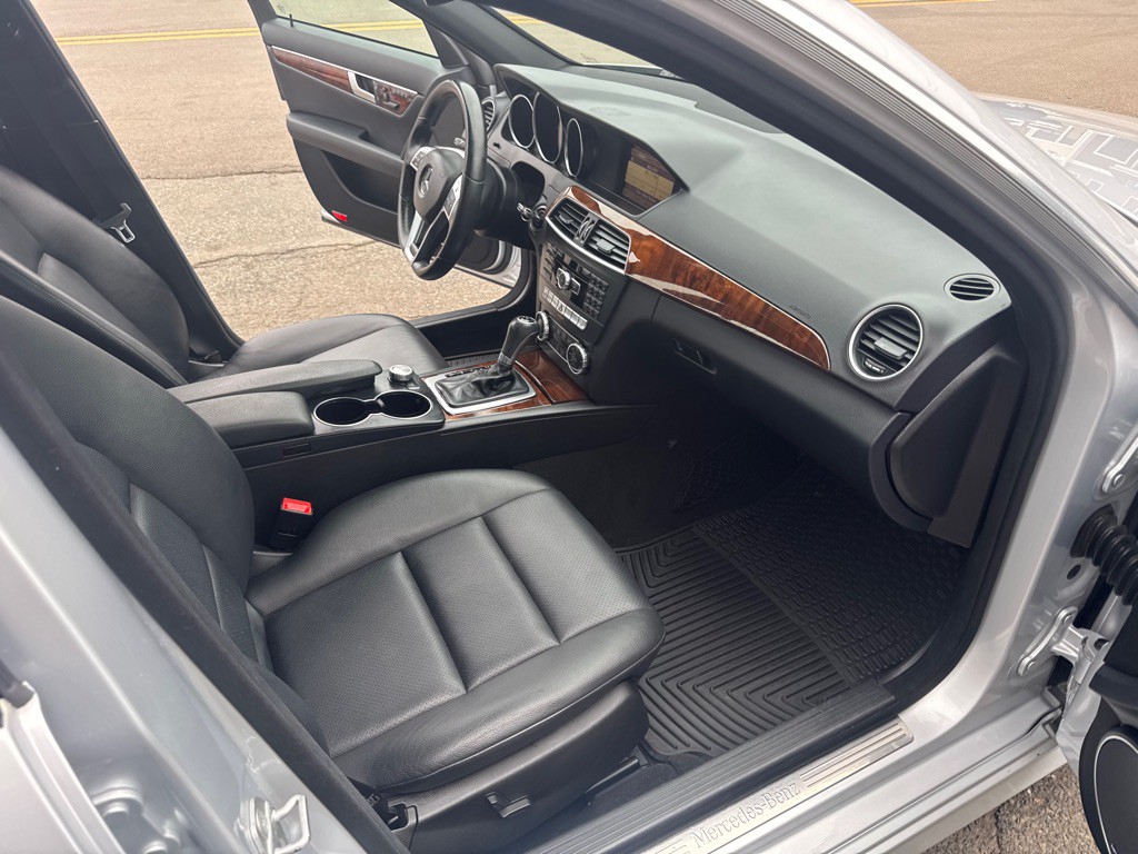 2012 Mercedes-Benz C-Class Image 19