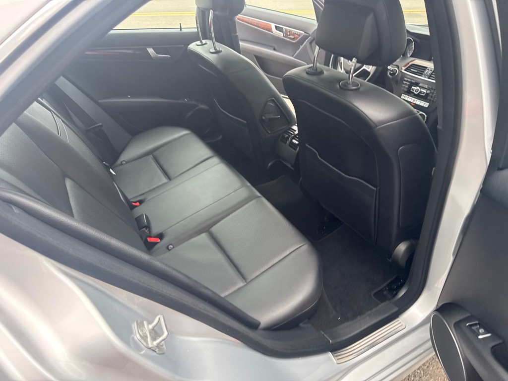 2012 Mercedes-Benz C-Class Image 21