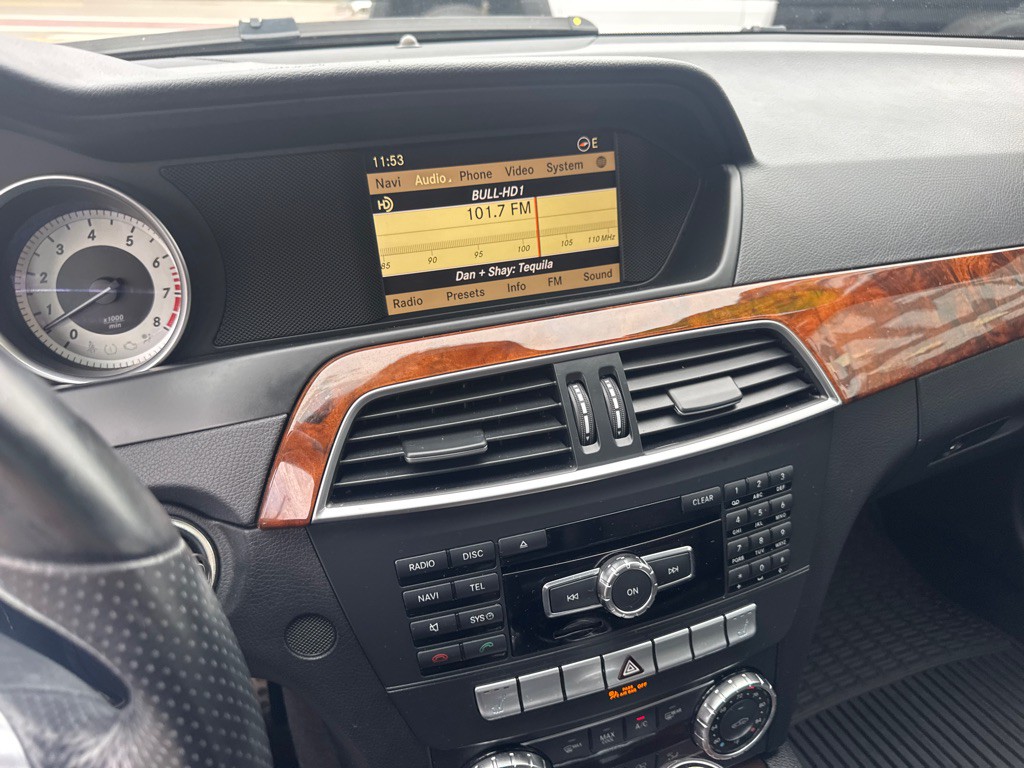 2012 Mercedes-Benz C-Class Image 27