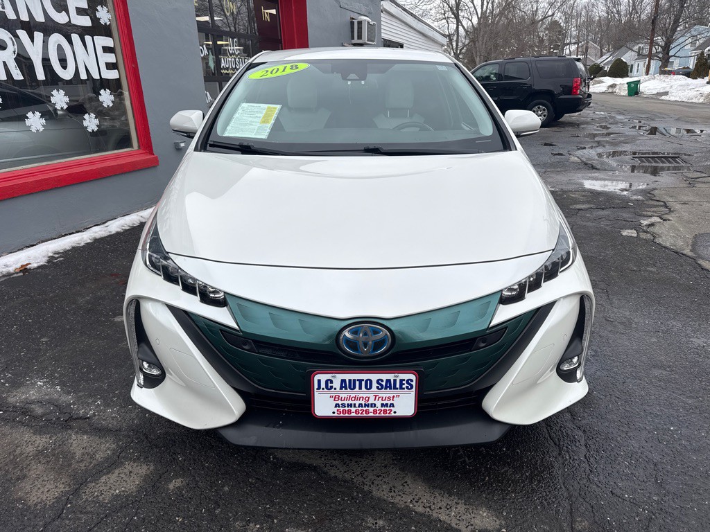 2018 Toyota Prius Image 2