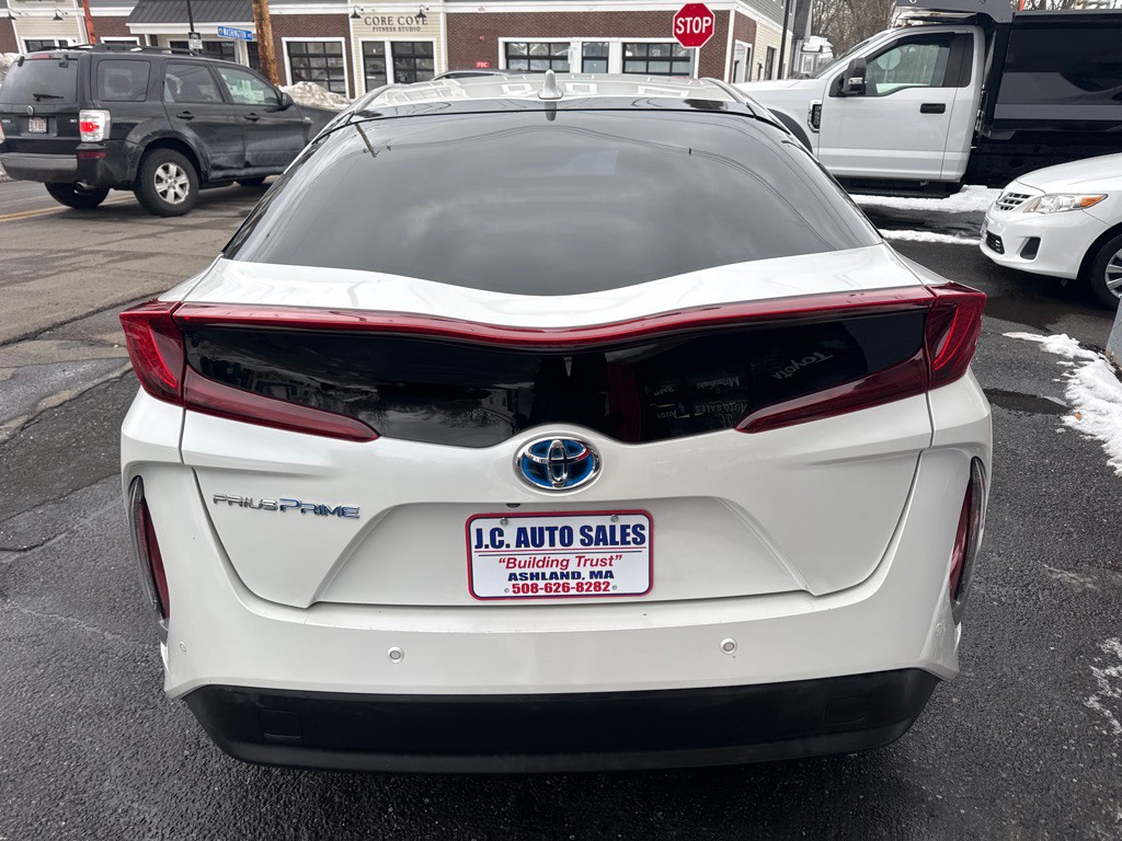 2018 Toyota Prius Image 6