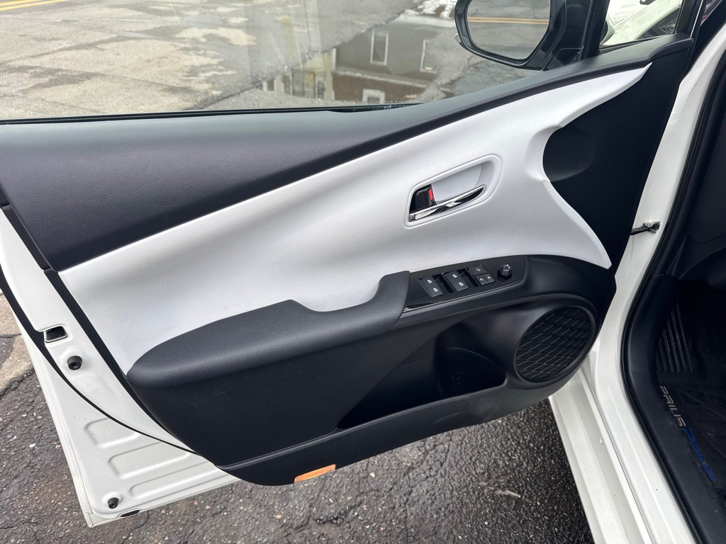 2018 Toyota Prius Image 15