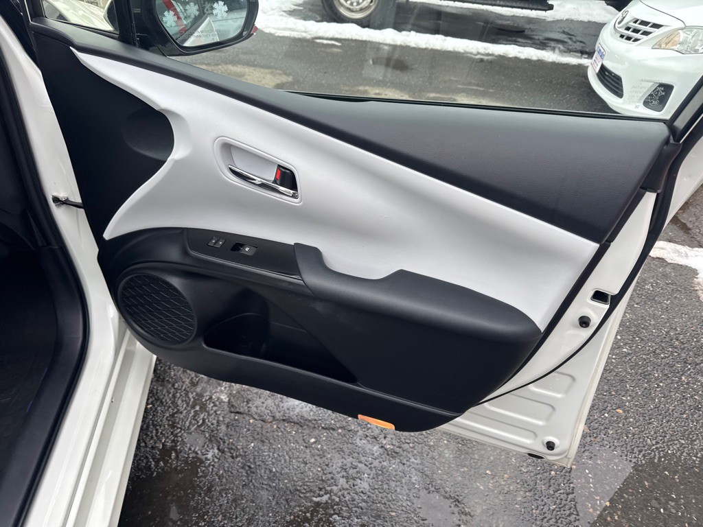 2018 Toyota Prius Image 21